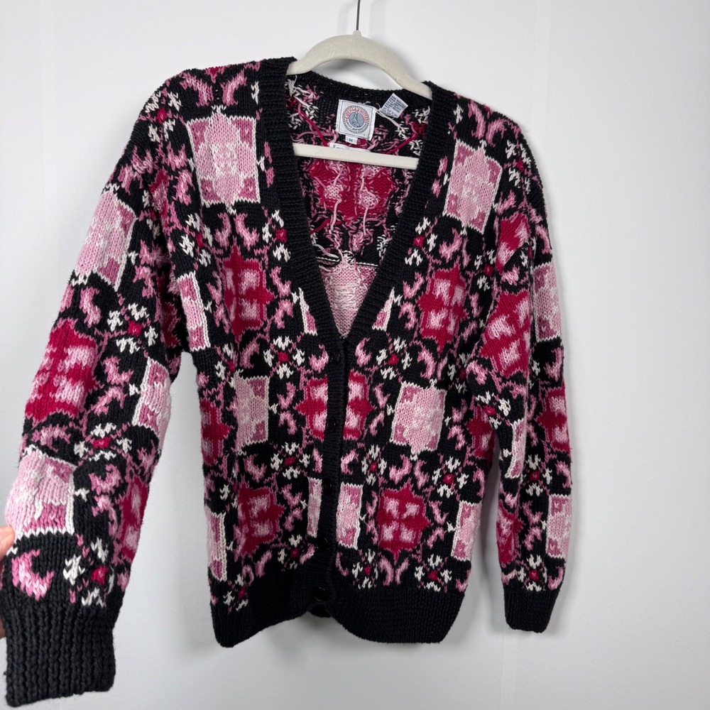 VTG Cape Isle Hand Knitter Geomatric Cardigan M Pink Intarsia Cottage Maximal